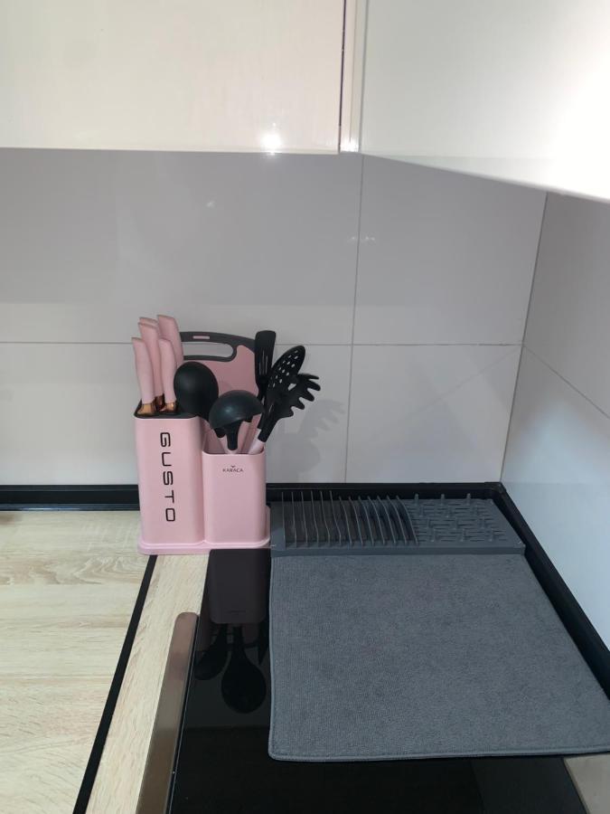 Pink Modern Apartment Szkopje Kültér fotó